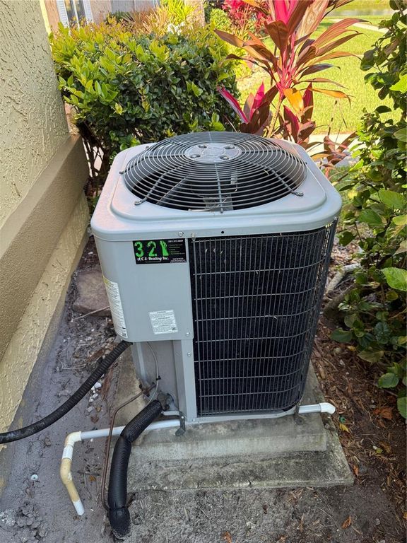 Image 7 of property listing at 1445 MALIBU CIRCLE NE 110, Palm Bay, FL 32905