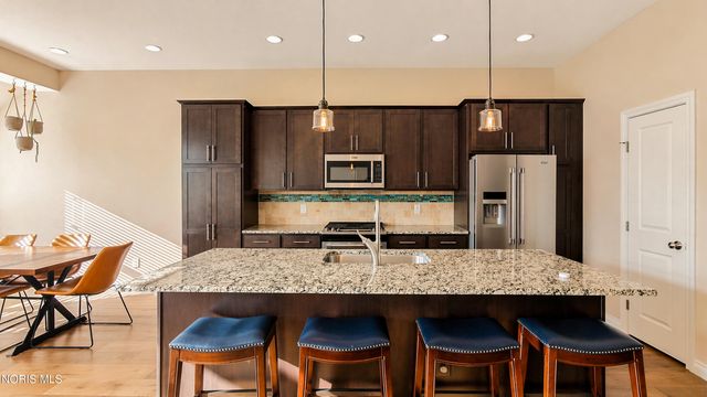 5519 Willow Circle, Sylvania, OH 43560