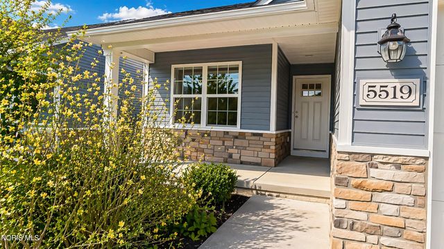 5519 Willow Circle, Sylvania, OH 43560