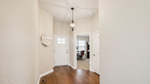 5519 Willow Circle, Sylvania, OH 43560