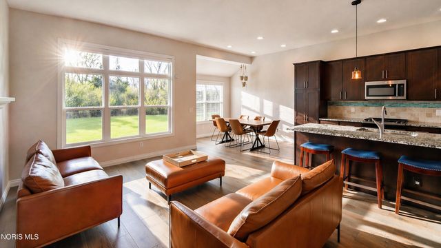 5519 Willow Circle, Sylvania, OH 43560