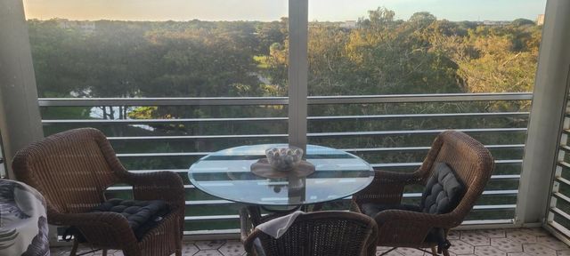 625 Oaks Drive 704, Pompano Beach, FL 33069