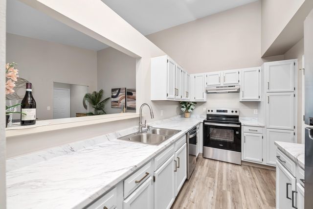 9 Meadow Lane, 12 12, Highland Heights, KY 41076