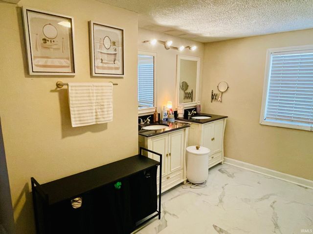 5310 michigan Road, Plymouth, IN 46563