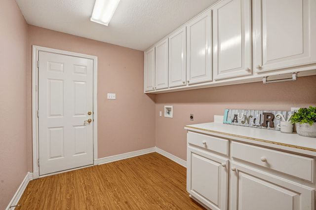5900 Nutcracker Drive, Granbury, TX 76049