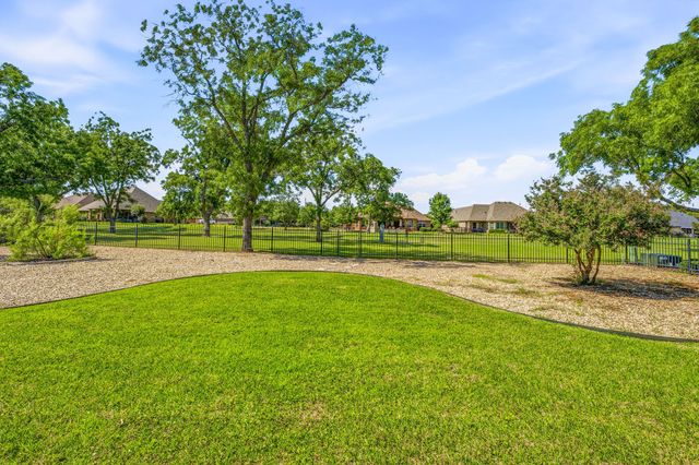 5900 Nutcracker Drive, Granbury, TX 76049