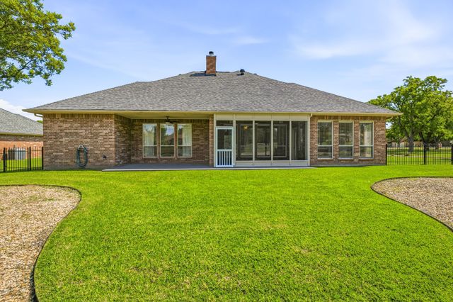 5900 Nutcracker Drive, Granbury, TX 76049