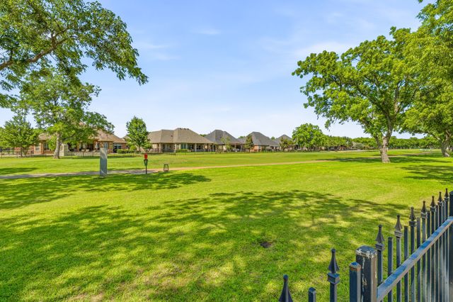 5900 Nutcracker Drive, Granbury, TX 76049