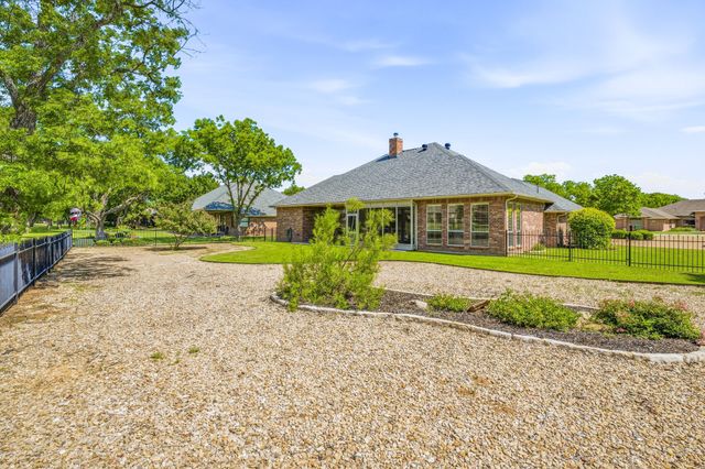 5900 Nutcracker Drive, Granbury, TX 76049