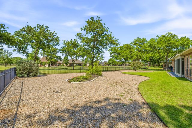 5900 Nutcracker Drive, Granbury, TX 76049