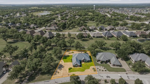 5900 Nutcracker Drive, Granbury, TX 76049