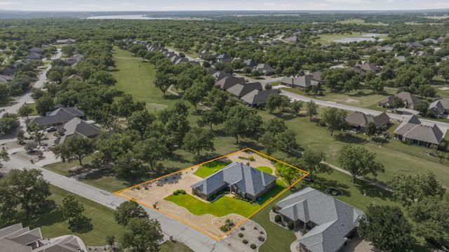 5900 Nutcracker Drive, Granbury, TX 76049