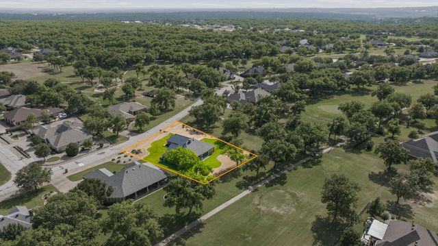 5900 Nutcracker Drive, Granbury, TX 76049