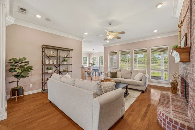 5900 Nutcracker Drive, Granbury, TX 76049