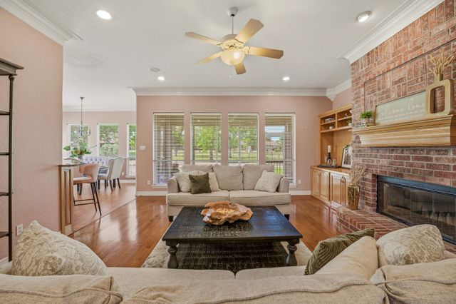5900 Nutcracker Drive, Granbury, TX 76049