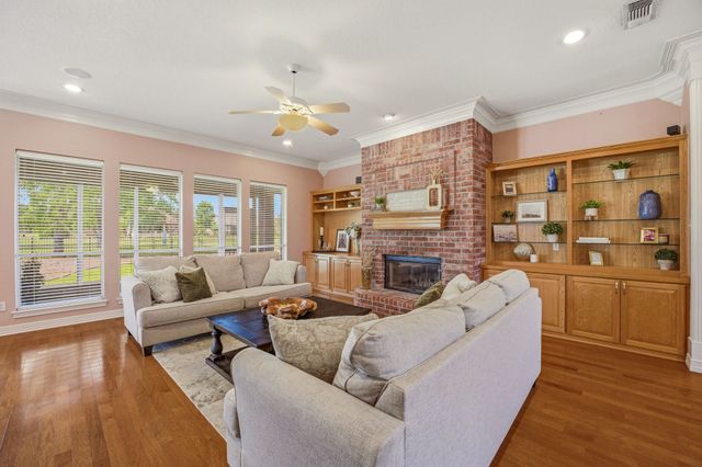 5900 Nutcracker Drive, Granbury, TX 76049