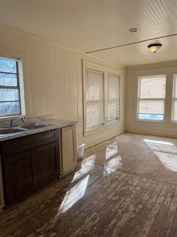 2328 W Sherman Street, Paris, TX 75460