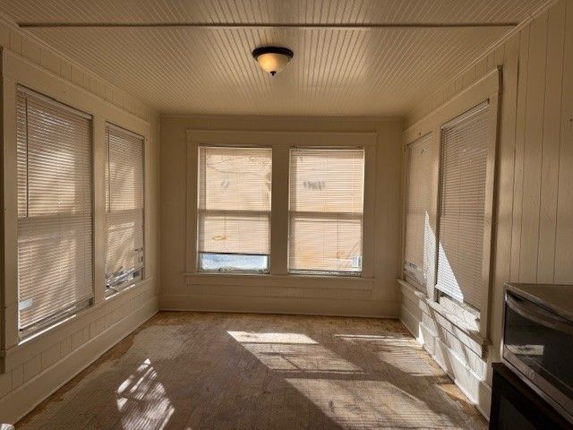 2328 W Sherman Street, Paris, TX 75460