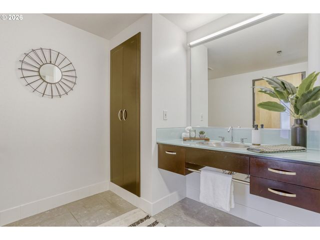 1410 Nw KEARNEY St 909, Portland, OR 97209