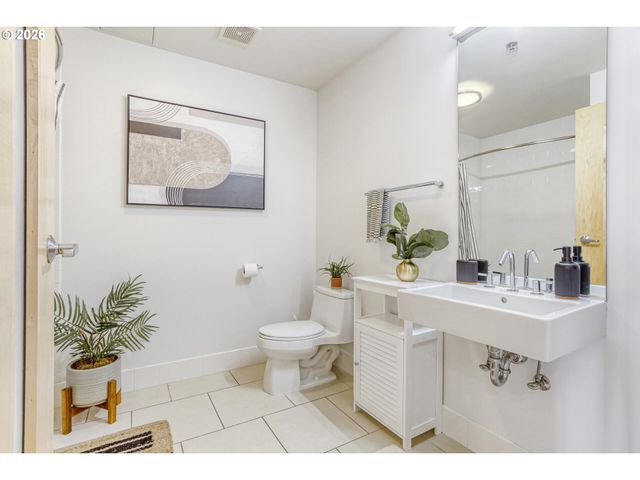 1410 Nw KEARNEY St 909, Portland, OR 97209