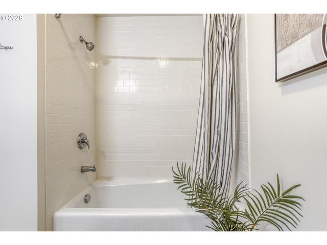 1410 Nw KEARNEY St 909, Portland, OR 97209