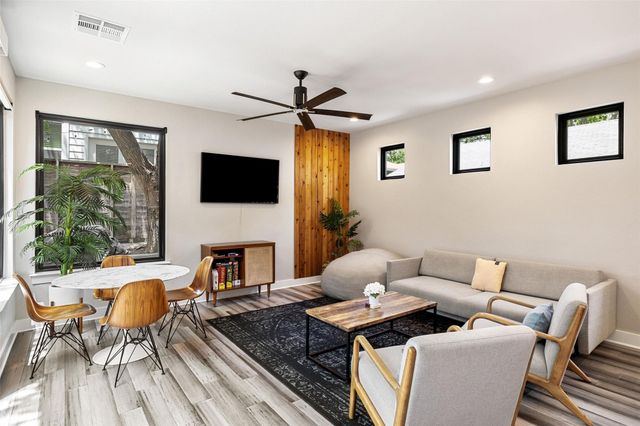 2202 Santa Rita ST, Austin, TX 78702