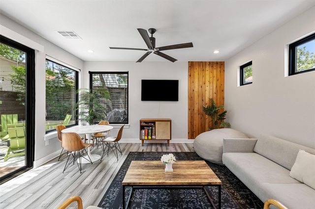 2202 Santa Rita ST, Austin, TX 78702