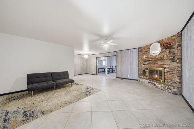 10837 E 26th Place, Tulsa, OK 74129