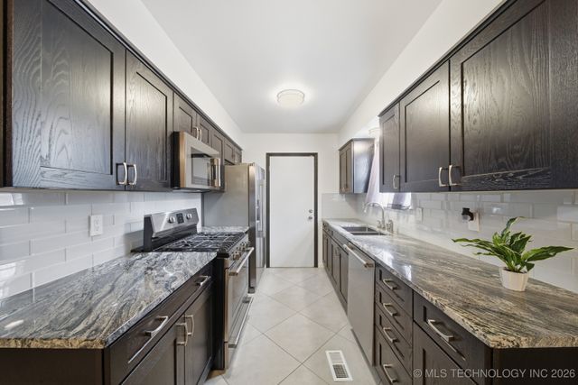 10837 E 26th Place, Tulsa, OK 74129