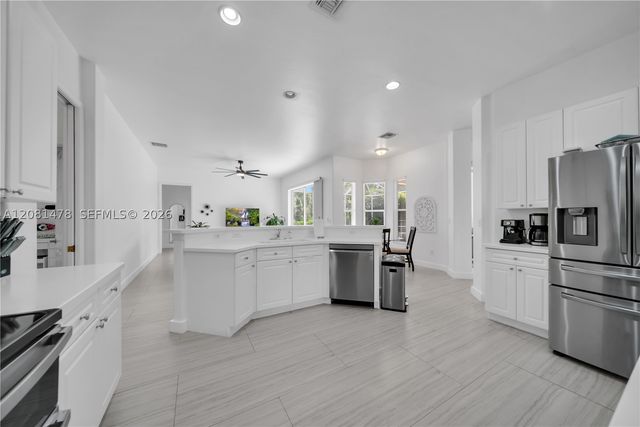 11142 Lakeland Cir, Other, FL 33913