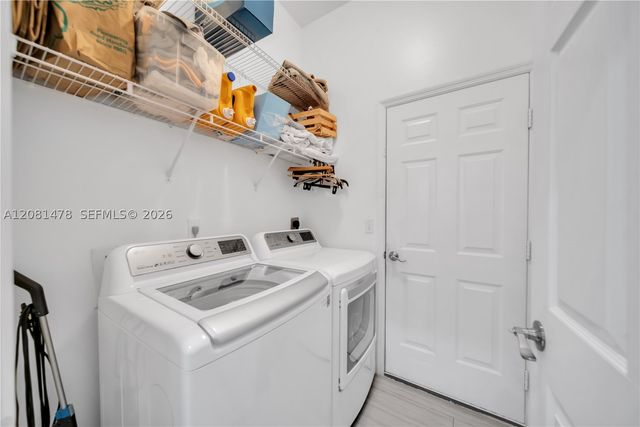 11142 Lakeland Cir, Other, FL 33913