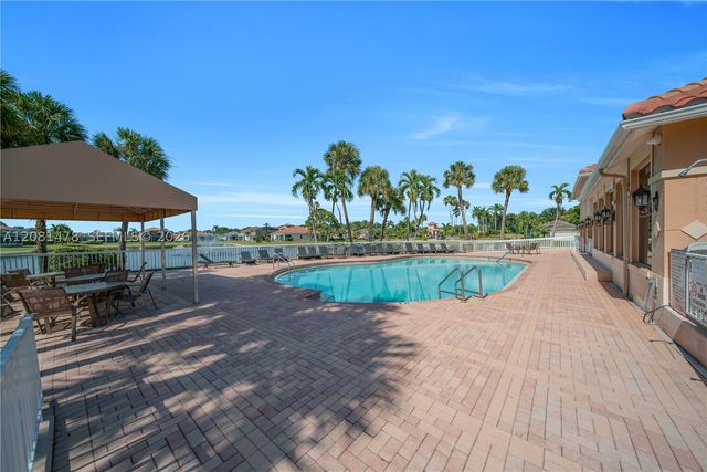 11142 Lakeland Cir, Other, FL 33913