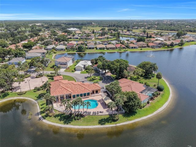 11142 Lakeland Cir, Other, FL 33913