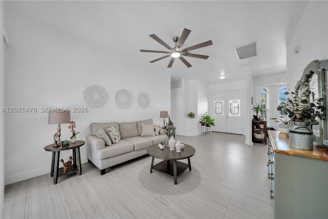 11142 Lakeland Cir, Other, FL 33913