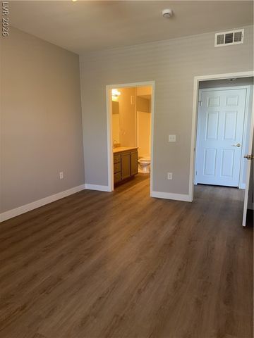 10001 PEACE Way 1330, Las Vegas, NV 89147