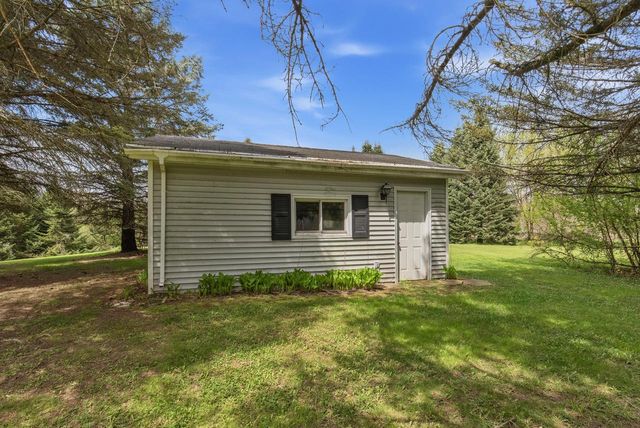 4050 Sleeping Dragon ROAD, West Bend, WI 53095