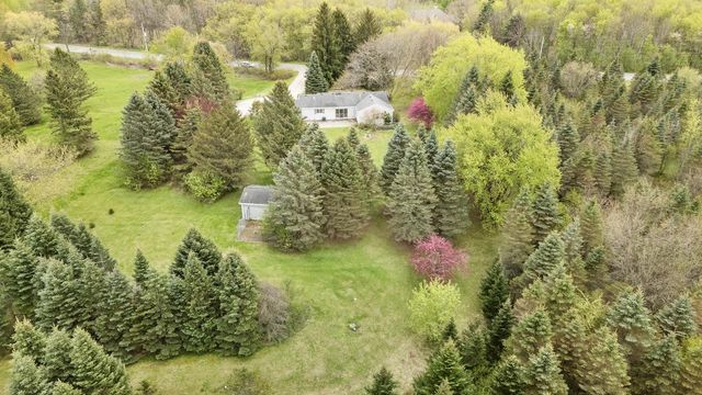 4050 Sleeping Dragon ROAD, West Bend, WI 53095