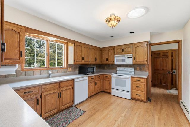 4050 Sleeping Dragon ROAD, West Bend, WI 53095