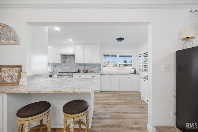 1405 Thunderbird Street, Bakersfield, CA 93309