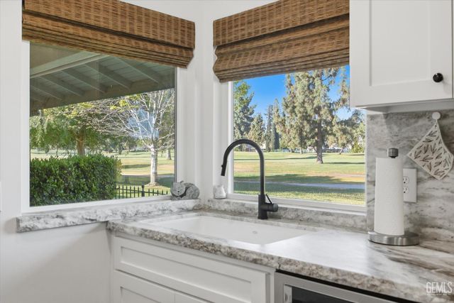 1405 Thunderbird Street, Bakersfield, CA 93309