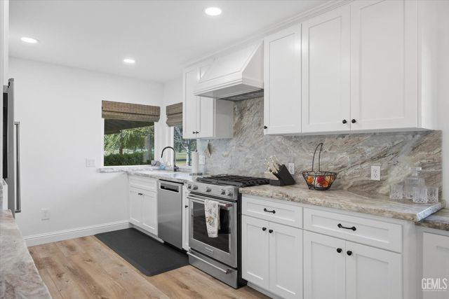 1405 Thunderbird Street, Bakersfield, CA 93309