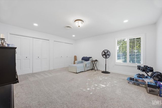 1405 Thunderbird Street, Bakersfield, CA 93309