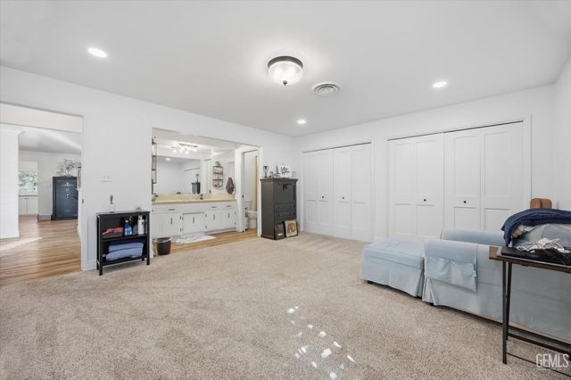 1405 Thunderbird Street, Bakersfield, CA 93309