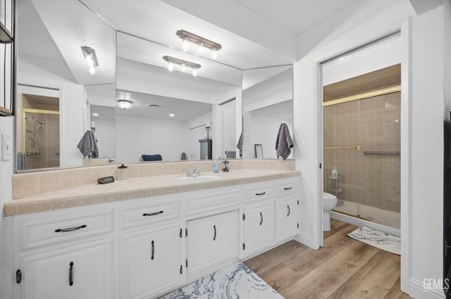 1405 Thunderbird Street, Bakersfield, CA 93309