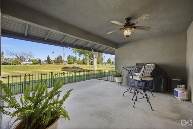 1405 Thunderbird Street, Bakersfield, CA 93309