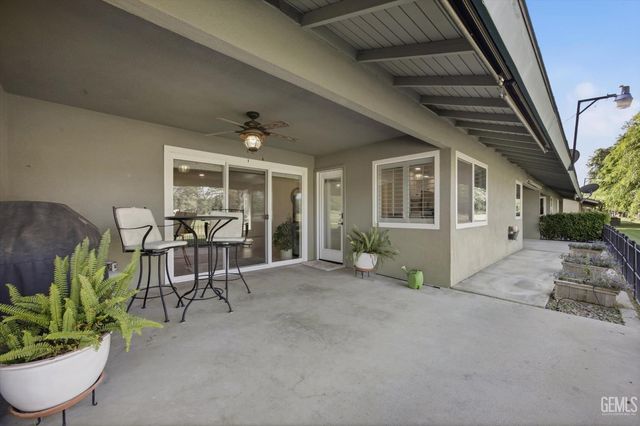 1405 Thunderbird Street, Bakersfield, CA 93309