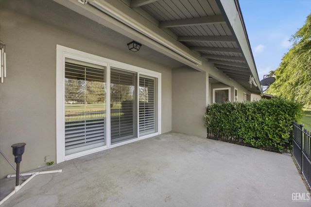 1405 Thunderbird Street, Bakersfield, CA 93309