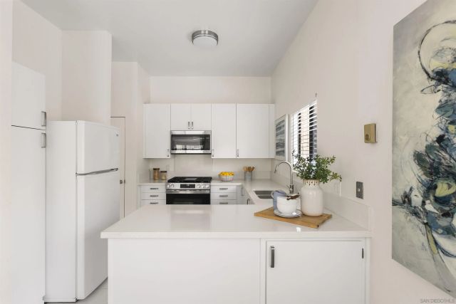 7959 Caminito Dia 4, San Diego, CA 92122