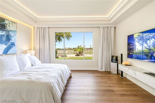 404 Summer Mesa Drive, Las Vegas, NV 89144