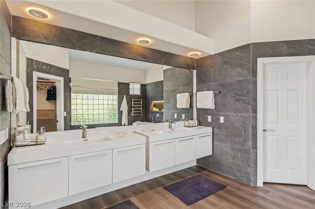404 Summer Mesa Drive, Las Vegas, NV 89144